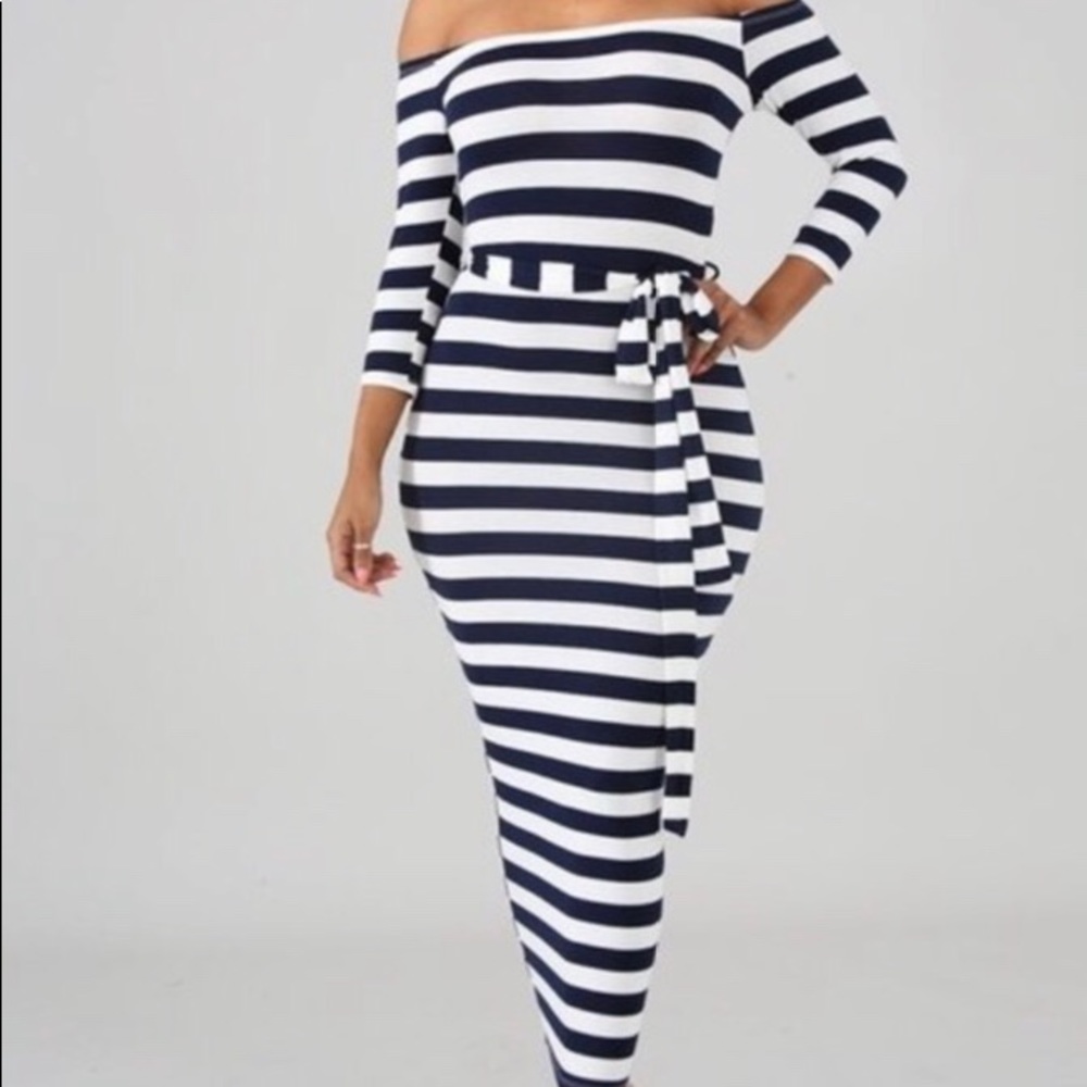 Striped off shoulder dress navy/white